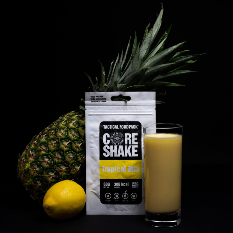 Banaani smuuti ananassiga Core Shake tropical Mix puuviljadega