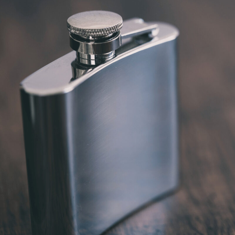 pläsku roostevabast terasest