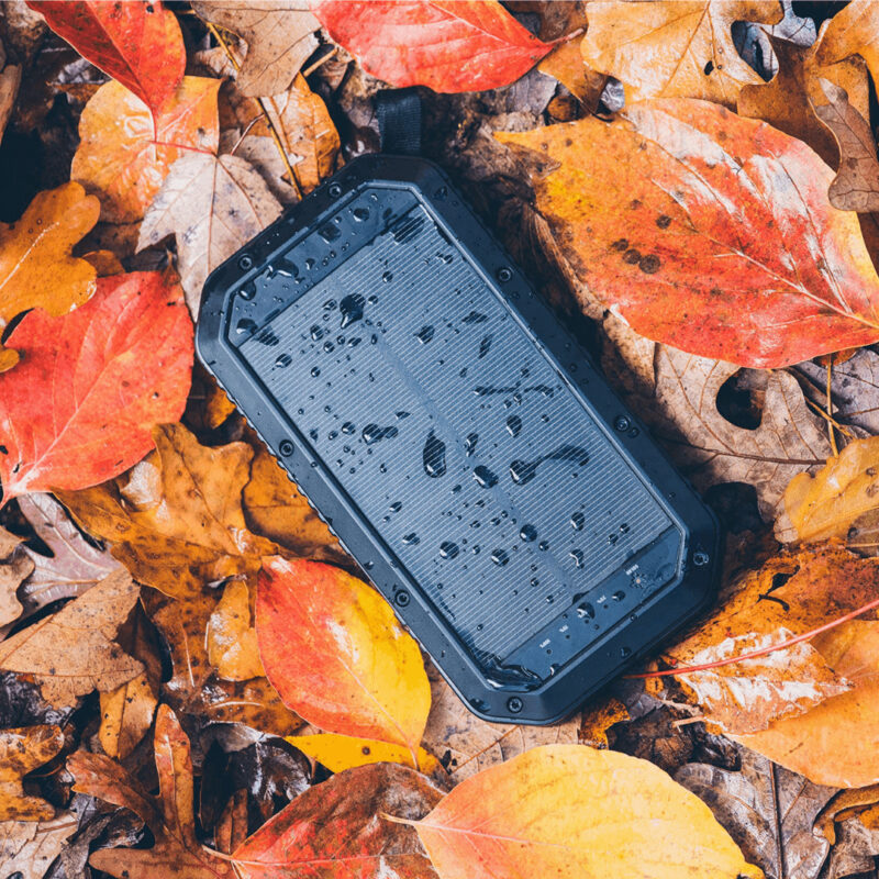 Akupank päikesepatareiga